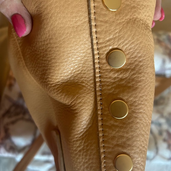 HAMMITT~Elegant Tan Leather Shoulder Bag&Leather I'd wallet Holder🌻🌻 - Picture 9 of 10